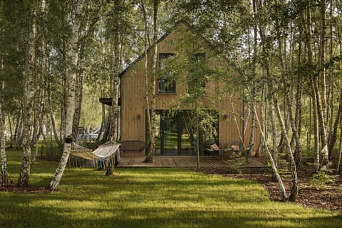 Property building, Garden, Balcony/Terrace