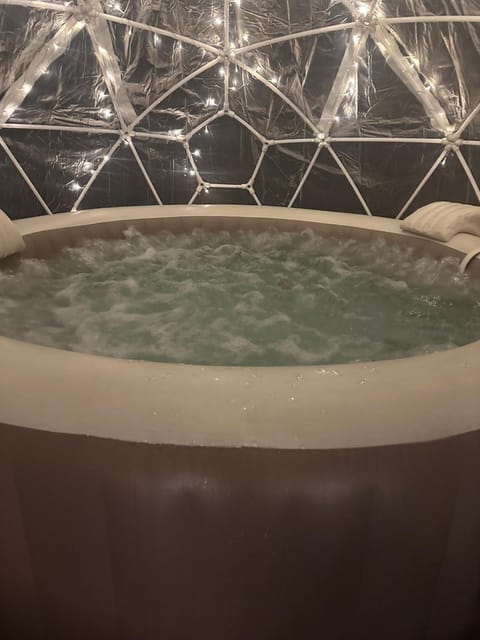 Hot Tub, Massage