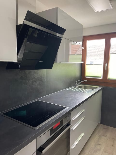 Kitchen or kitchenette, pet friendly, stove