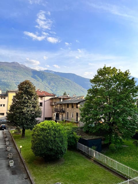 Nearby landmark, Day, Neighbourhood, Natural landscape, City view, Mountain view, Mountain view