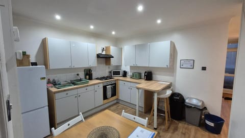 Kitchen or kitchenette, Dining area, oven, pet friendly, stove, toaster