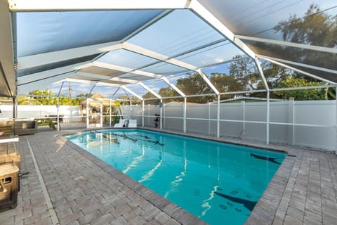 Day, Pool view, Swimming pool, sunbed