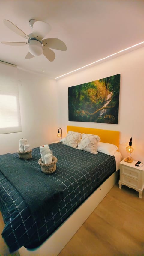 Bed, Bedroom, fireplace