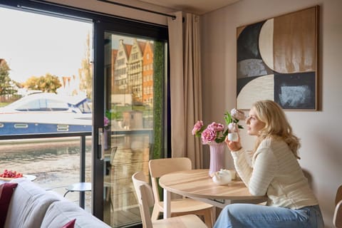 View (from property/room), Balcony/Terrace, Living room, Seating area, Dining area