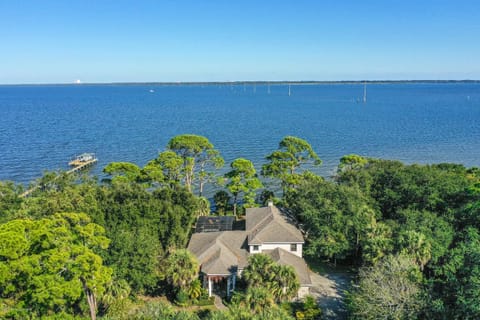 Bird's eye view, River view