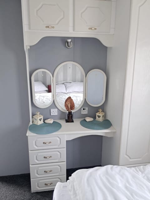 Golden Anchor 8b9 Caravan Park Holiday Home House in Chapel Saint Leonards