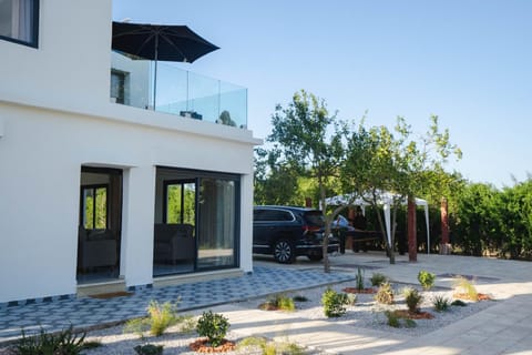 Property building, Spring, Garden, Garden view
