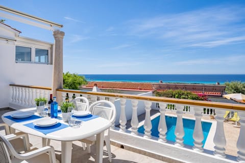 Natural landscape, Balcony/Terrace, Pool view, Sea view