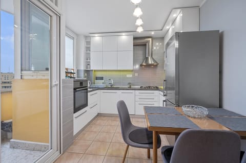 Coffee/tea facilities, Kitchen or kitchenette, Dining area, Dinner, dishwasher, microwave, toaster, kitchen
