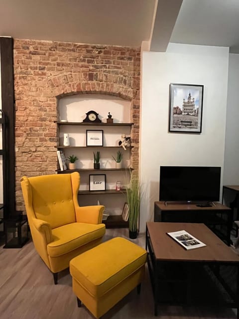 Communal lounge/ TV room, TV and multimedia, Living room, Seating area