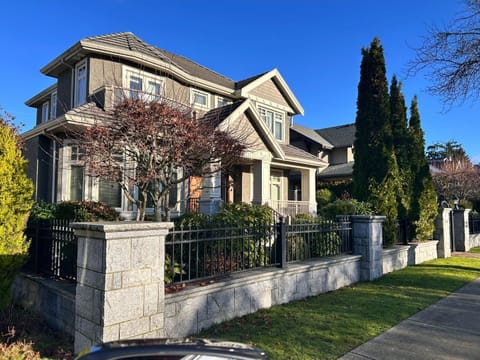 Property building, Neighbourhood