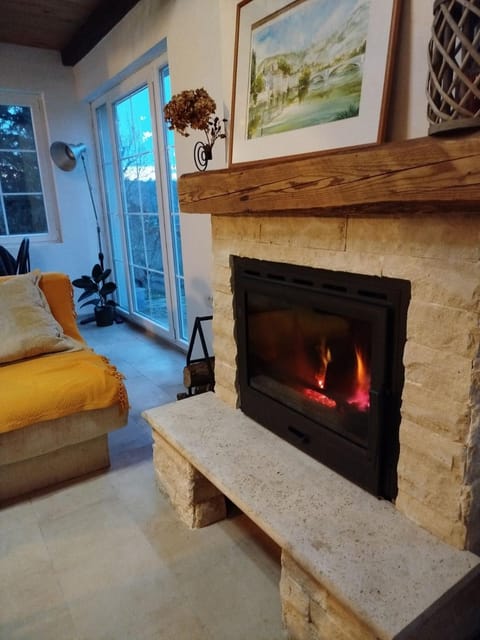 Living room, Seating area, fireplace