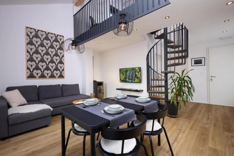 Living room, Seating area, Dining area