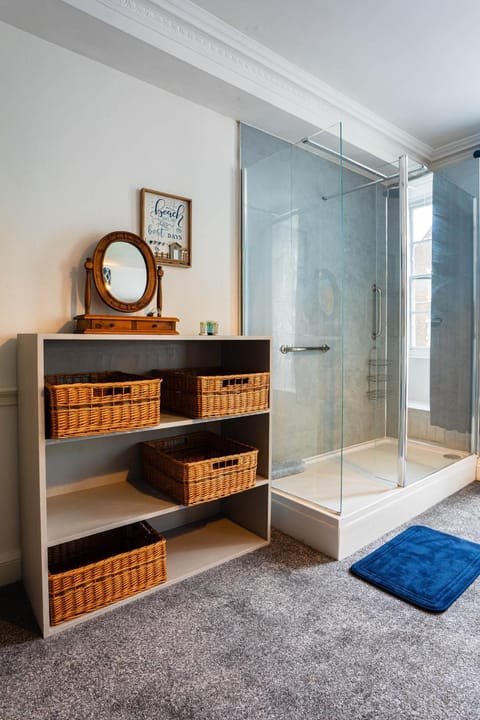 Albert's Place Apartment in Weymouth