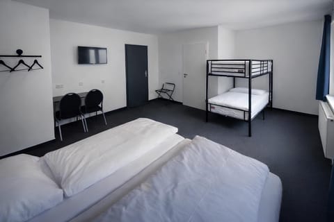 Bed, TV and multimedia, Photo of the whole room, Bedroom, bunk bed