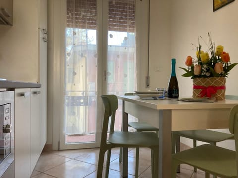 Restaurant/places to eat, Dining area