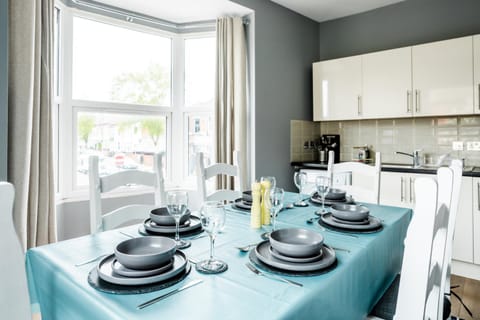 Harrow Road Stay Central+Parking House in Leicester