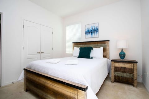 Exclusive 8BR Family Villa - Pool, BBQ, Game Room & Themed Bedrooms! House in Kissimmee