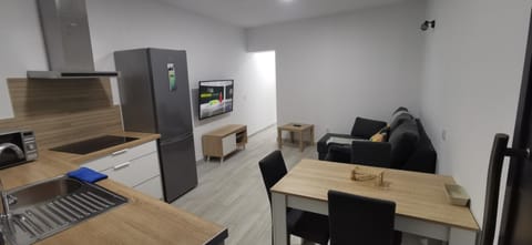 TV and multimedia, Kitchen or kitchenette, Living room, Seating area, Dining area, minibar, stove