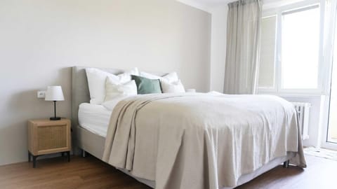 Bed, View (from property/room), Balcony/Terrace, Bedroom, wardrobe