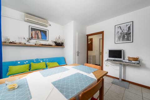 Kitchen or kitchenette, Living room, Dining area, air conditioner