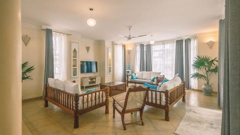 Living room, Photo of the whole room, Seating area