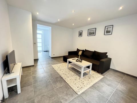 Wauters 75 Bruxelles-charleroi-airport House in Charleroi