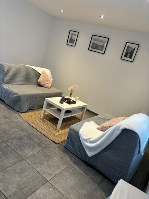 Wauters 75 Bruxelles-charleroi-airport House in Charleroi