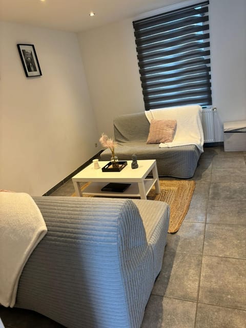 Wauters 75 Bruxelles-charleroi-airport House in Charleroi