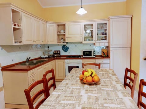 Deliziosa casetta in centro a 10 min dal mare Apartment in Teulada