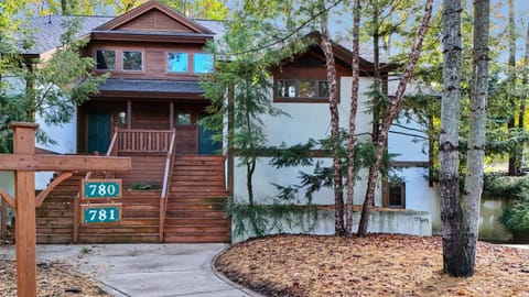 780 Combined Upper and Lower Disciples Village Condo House in Michigan