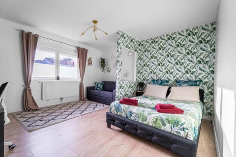 Bed, Bedroom