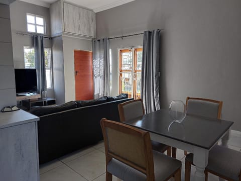 TV and multimedia, Living room, Dining area