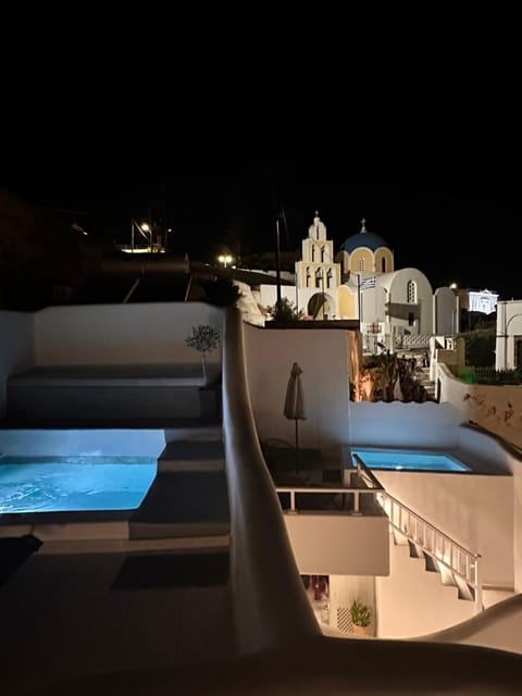 Avenoir 1bedroom Luxury Cave Villa Apartment in Mesaria