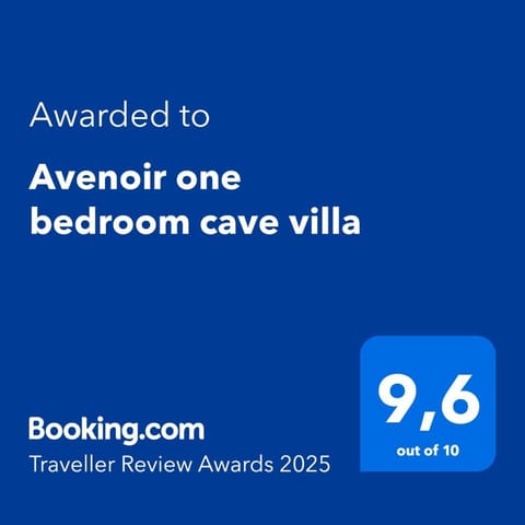 Avenoir 1bedroom Luxury Cave Villa Apartment in Mesaria