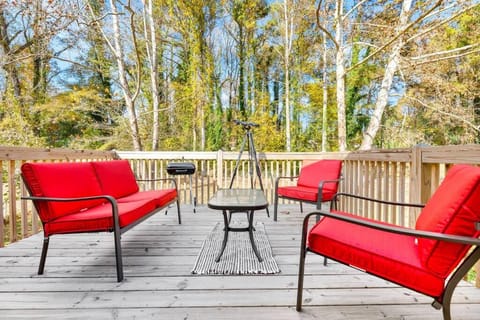 Relaxing Home Near Atlanta House in Candler-McAfee