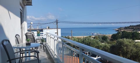 Property building, Natural landscape, View (from property/room), Balcony/Terrace, Dining area, Sea view
