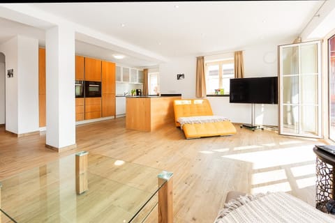 Kitchen or kitchenette, Living room