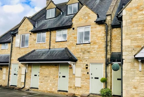 Stunning Apartment In The Heart of Broadway Apartment in Broadway