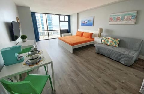 Ocean Side Inn Studios Hotel in Daytona Beach Shores