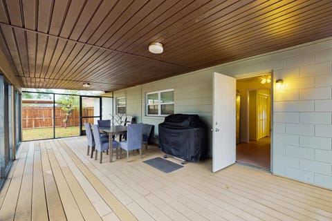 Relax Away in Tampa Bay House in Town N Country