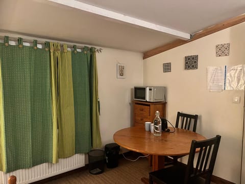 A room and garden close to Paris Vacation rental in Vitry-sur-Seine