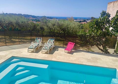Pool view, Sea view, sunbed