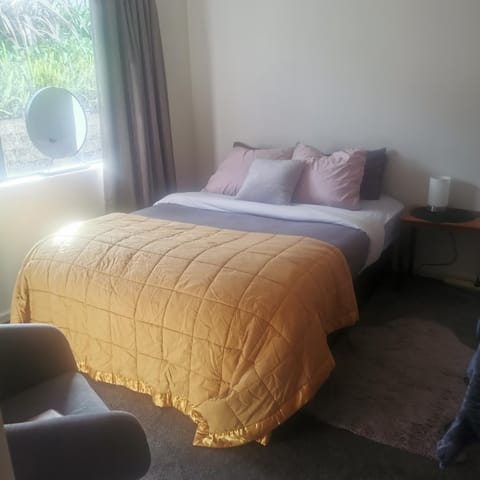 Double Room Free WIFI Vacation rental in Hamilton