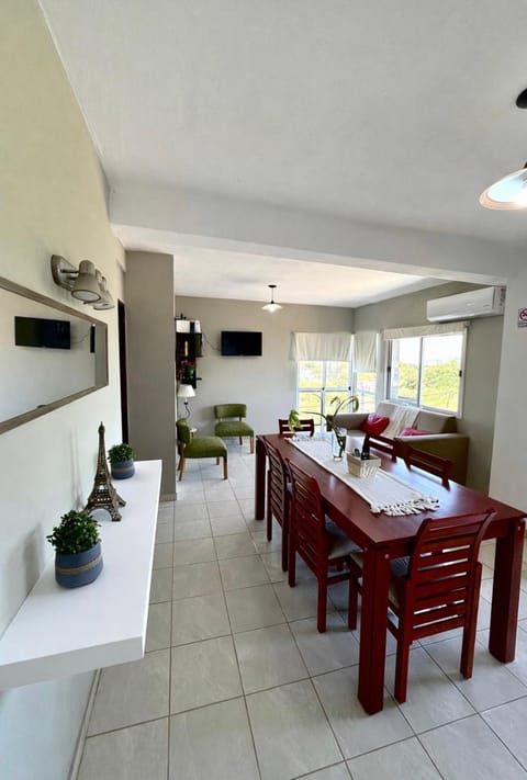 TV and multimedia, Dining area, air conditioner