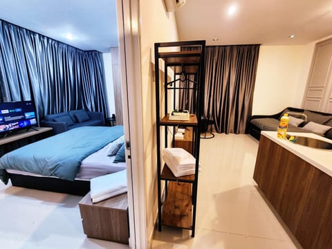 Communal lounge/ TV room, Bed, TV and multimedia, Living room, Bedroom, kitchen