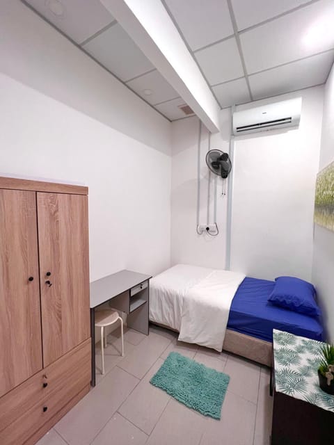 Bed, Photo of the whole room, Bedroom, wardrobe, air conditioner