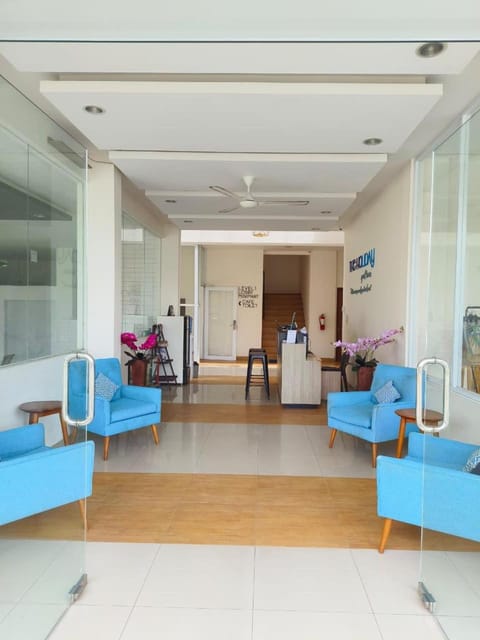 Lobby or reception, Internal: Not applicable to any particular room