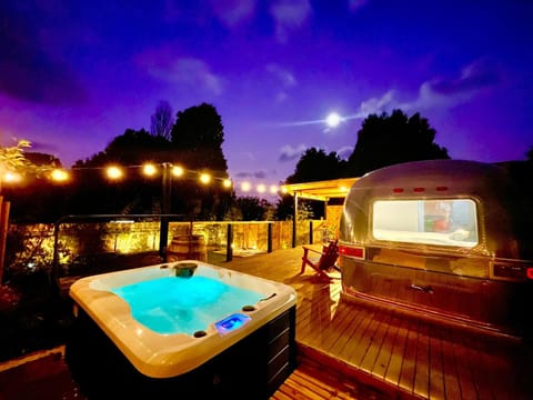 Property building, Patio, Night, Hot Tub