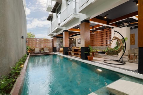 Swimming pool